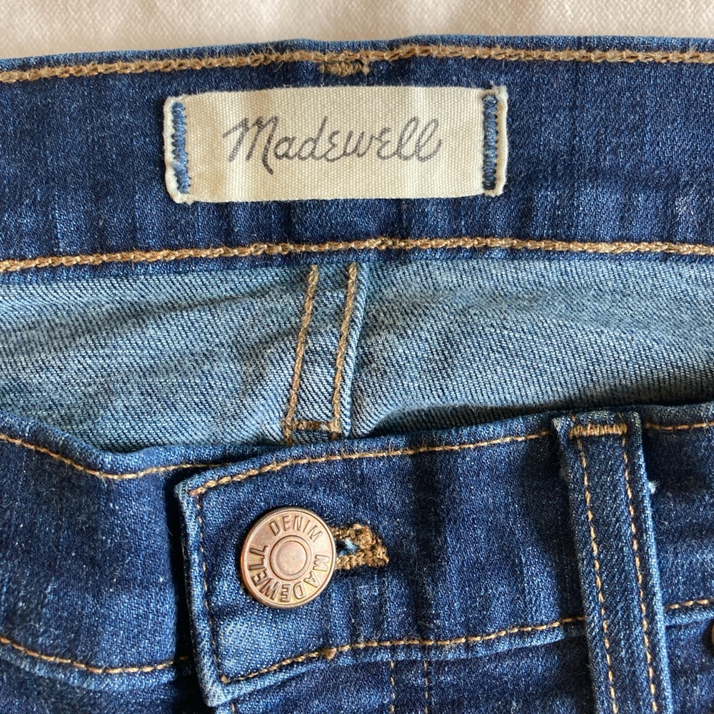 Madewell EUC 9" Mid-Rise Skinny Jeans in Hayes Wash: Button-Front Edition 30P - Picture 4 of 15